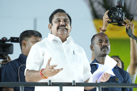 तमिलनाडु : कोयंबटूर में मिड डे मील के बाद 43 छात्रों की तबीयत बिगड़ने पर पूर्व मुख्यमंत्री ने सरकार को घेरा