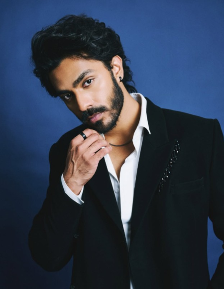 फिल्म 'निशानची' में डबल रोल का चला जादू, ऐश्वर्य ठाकरे ने जीता अपना पहला बड़ा अवॉर्ड