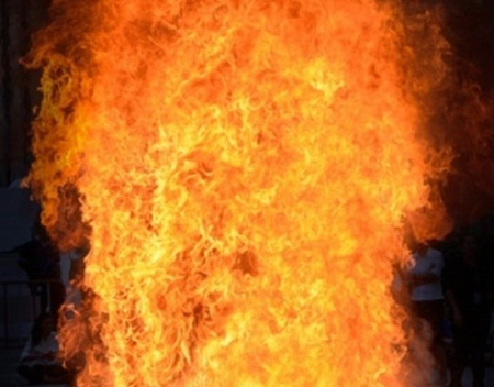 दिल्ली: बिंदापुर के मंसाराम पार्क में लगी भीषण आग, 80 झुग्गियां राख में तब्दील; कोई हताहत नहीं