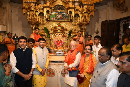 महाराष्ट्र के राज्यपाल जिष्णु देव वर्मा ने किए सिद्धिविनायक मंदिर में दर्शन