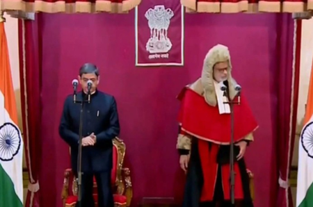 रवि ने पश्चिम बंगाल के नए राज्यपाल के रूप में शपथ ली