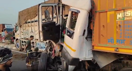 महाराष्ट्र एक ट्रक ने दूसरे को मारी टक्कर, एक की मौत और दो गंभीर रूप से घायल