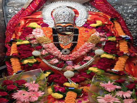 चैत्र नवरात्र: यहां दिव्य शक्ति करती है मां शारदा का शृंगार, लगता है भव्य मेला