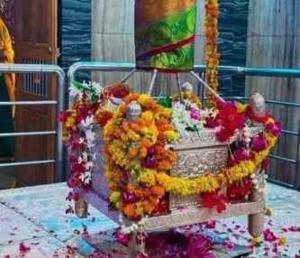 अलोपी देवी शक्तिपीठ मंदिर बिना मूर्ति के होती है माता की पूजा, चैत्र नवरात्रि में जुटता है भक्तों का सैलाब