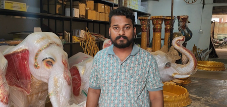 संघर्ष से सफलता तक पीएमईजीपी योजना से कृष्णा आशीष बने स्वरोजगार की मिसाल संघर्ष से सफलता तक पीएमईजीपी योजना से कृष्णा आशीष बने स्वरोजगार की मिसाल