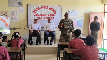 जम्मू-कश्मीर भारतीय सेना ने घर माजूर स्कूल में ‘प्रहार डॉक्ट्रिन’ पर जागरूकता अभियान चलाया