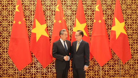 वांग यी ने वियतनामी विदेश मंत्री से मुलाकात की