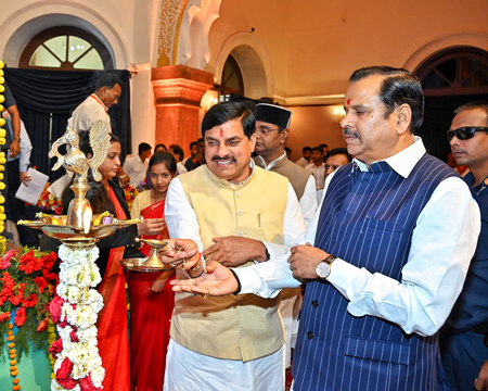 मध्य प्रदेश में किसानों को 5 रुपए में दिया जा रहा बिजली कनेक्शन सीएम मोहन यादव मध्य प्रदेश में किसानों को 5 रुपए में दिया जा रहा बिजली कनेक्शन सीएम मोहन यादव