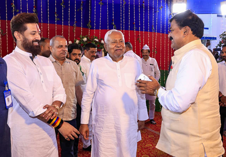 मैं सीएम की रेस में नहीं हूं, बिहार में भाजपा से होगा मुख्यमंत्री चिराग पासवान मैं सीएम की रेस में नहीं हूं, बिहार में भाजपा से होगा मुख्यमंत्री चिराग पासवान