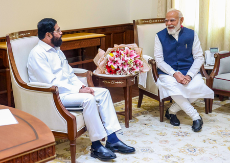 एकनाथ शिंदे की पीएम मोदी से मुलाकात, मिडिल ईस्ट युद्ध समेत कई मुद्दों पर हुई बात