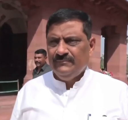 कांग्रेस सांसद बोरदोलोई के इस्तीफे पर एनडीए सांसदों ने कहा- डूबती नाव से कूद रहे हैं नेता