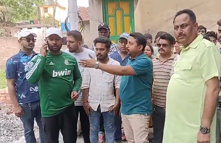 पश्चिम बंगाल चुनाव प्रचार के पहले दिन ही टीएमसी उम्मीदवार को करना पड़ा विरोध का सामना