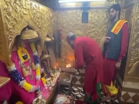 मां बगलामुखी और नैना देवी मंदिर में भक्तों का भारी भीड़, जय माता दी के जयकारों से गूंजे भवन