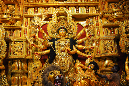 नवरात्र का तीसरा दिन, तृतीया तिथि पर गणगौर, यहां देखें शुभ-अशुभ समय व संपूर्ण पंचांग