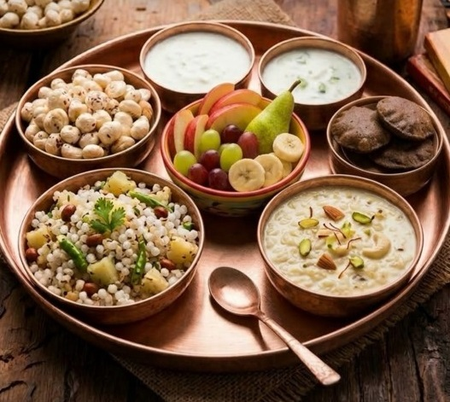 नवरात्रि विशेष  सात्विक और पौष्टिक तत्वों से भरपूर रखें व्रत की थाली, इन चीजों का सेवन नहीं होने देगा कमजोरी