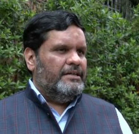 देश में पर्याप्‍त मात्रा में कच्‍चा तेल, सामान्‍य पेट्रोल की कीमतें लगातार स्थिर  गौरव वल्लभ