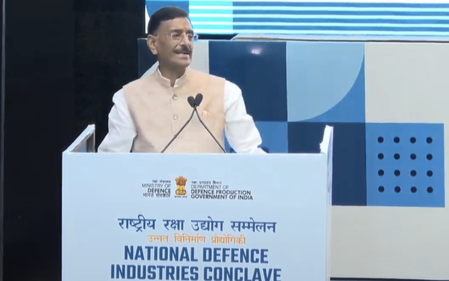 50 हजार करोड़ रुपए के रक्षा निर्यात का लक्ष्य, उत्पादन तंत्र को मजबूत बनाने पर जोर संजय सेठ 50 हजार करोड़ रुपए के रक्षा निर्यात का लक्ष्य, उत्पादन तंत्र को मजबूत बनाने पर जोर संजय सेठ