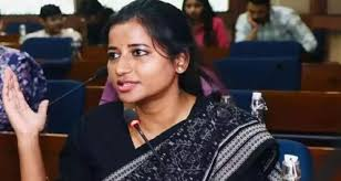 पूर्व मंत्री योगेंद्र साव के कांग्रेस से निष्कासन पर सियासी घमासान, अंबा प्रसाद ने नेतृत्व और गठबंधन सरकार के खिलाफ खोला मोर्चा पूर्व मंत्री योगेंद्र साव के कांग्रेस से निष्कासन पर सियासी घमासान, अंबा प्रसाद ने नेतृत्व और गठबंधन सरकार के खिलाफ खोला मोर्चा