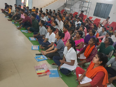 छत्तीसगढ़ बीजापुर में आत्मसमर्पित 85 माओवादियों ने दी साक्षरता परीक्षा, मुख्यधारा से जुड़ने की पहल