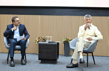 हम अमरावती को हैदराबाद से भी आगे ले जाने के लिए विकसित कर रहे हैं चंद्रबाबू नायडू हम अमरावती को हैदराबाद से भी आगे ले जाने के लिए विकसित कर रहे हैं चंद्रबाबू नायडू