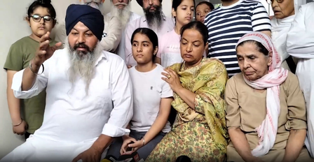 अमृतसर गगनदीप सुसाइड केस परिवार ने सरकार को दिया 24 घंटे का अल्टीमेटम, पूर्व मंत्री भुल्लर को गिरफ्तार करने की मांग अमृतसर गगनदीप सुसाइड केस परिवार ने सरकार को दिया 24 घंटे का अल्टीमेटम, पूर्व मंत्री भुल्लर को गिरफ्तार करने की मांग