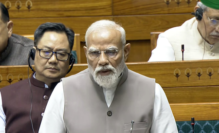 बातचीत के जरिए होर्मुज से भारत के कई जहाज निकले, लोकसभा में पीएम मोदी ने कहा बातचीत के जरिए होर्मुज से भारत के कई जहाज निकले, लोकसभा में पीएम मोदी ने कहा