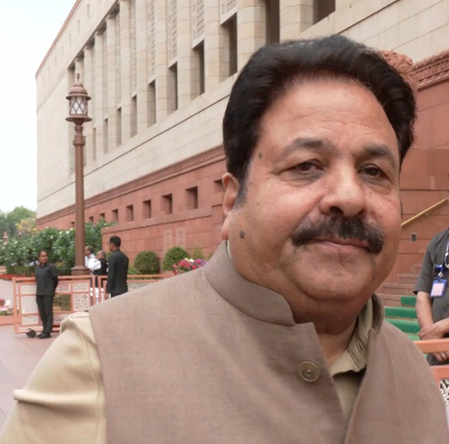 विपक्ष ने सरकार को एलपीजी की बढ़ती कीमतों पर घेरा, कहा-गलत विदेशी नीति का खामियाजा भुगत रही जनता