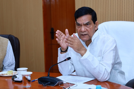 नवयुग पालिका योजना’ से 58 शहरों का कायाकल्प, सड़क-सेतु व चीनी मिल विस्तार परियोजनाओं को मंजूरी