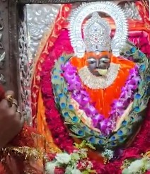 मैहर देवी मंदिर में जय माता दी की गूंज, भोर होते ही त्रिकूट पर्वत पर पहुंचे हजारों श्रद्धालु