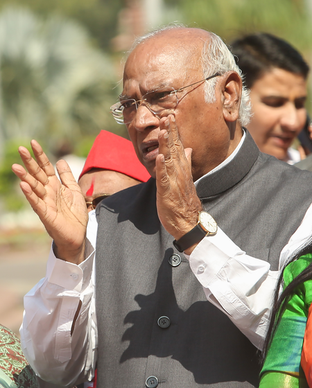 भड़काऊ भाषण मामला मल्लिकार्जुन खड़गे ने आरोपों का किया खंडन, कोर्ट में जवाब दाखिल