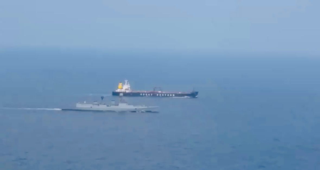 स्टेट ऑफ हॉर्मुज को कैसे पार करना है, भारतीय फ्लैग्ड शिप्स को नेवी कर रही है गाइड