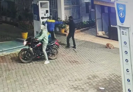 रांची  एक ही रात में दो पेट्रोल पंप और एक सीएनजी पंप पर लूट, ओरमांझी में दुकानदार को चाकू मारा