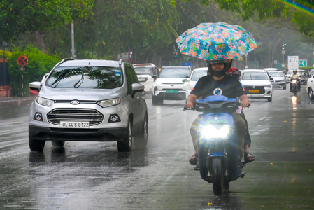एनसीआर में मौसम का बदला मिजाज, तेज बारिश और आंधी का अनुमान; येलो अलर्ट जारी