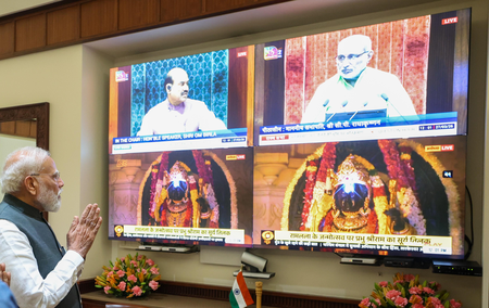 अयोध्या  रामनवमी पर रामलला का सूर्य तिलक, पीएम मोदी भी बने दिव्य नजारे के साक्षी