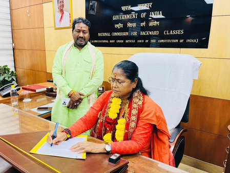 साध्वी निरंजन ज्योति बनीं एनसीबीसी की अध्यक्ष, किरण महाले ने सदस्य पद संभाला