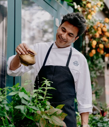 अप्रैल की यात्रा पर निकल रहे विकास खन्ना, कूवगम को बताया सम्मान का प्रतीक अप्रैल की यात्रा पर निकल रहे विकास खन्ना, कूवगम को बताया सम्मान का प्रतीक