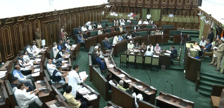 फारूक अब्दुल्ला पर हुए हमले की विधानसभा में हुई कड़ी निंदा, भाजपा ने सुरक्षा में बड़ी चूक बताया फारूक अब्दुल्ला पर हुए हमले की विधानसभा में हुई कड़ी निंदा, भाजपा ने सुरक्षा में बड़ी चूक बताया