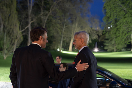 पेरिस में विदेश मंत्री एस जयशंकर ने राष्ट्रपति मैक्रों से की मुलाकात पेरिस में विदेश मंत्री एस जयशंकर ने राष्ट्रपति मैक्रों से की मुलाकात