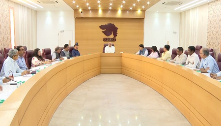गुजरात सीएम भूपेंद्र पटेल की समीक्षा बैठक, राज्य में पेट्रोल-डीजल और गैस की पर्याप्त आपूर्ति गुजरात सीएम भूपेंद्र पटेल की समीक्षा बैठक, राज्य में पेट्रोल-डीजल और गैस की पर्याप्त आपूर्ति
