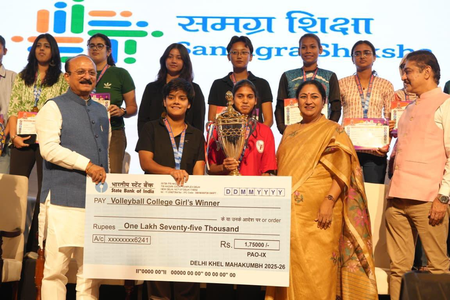 यशोत्सव 2026 दिल्ली की सीएम रेखा गुप्ता ने मेधावी छात्रों और खिलाड़ियों को किया सम्मानित