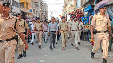 नवादा रामनवमी पर्व के अवसर पर शोभायात्रा से पहले पुलिस ने निकाला फ्लैग मार्च