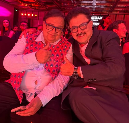 धुरंधर 2 में राकेश बेदी की एक्टिंग के मुरीद हुए अशोक पंडित, स्टेडियम के बाहर छक्का लगाने के लिए दी बधाई