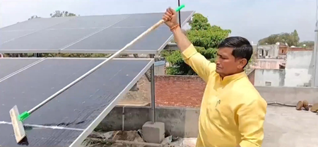 सीएम योगी ने सूर्य घर योजना के लाभार्थी अरुण कुमार की सराहना पर जताई खुशी, जताया पीएम मोदी का आभार सीएम योगी ने सूर्य घर योजना के लाभार्थी अरुण कुमार की सराहना पर जताई खुशी, जताया पीएम मोदी का आभार