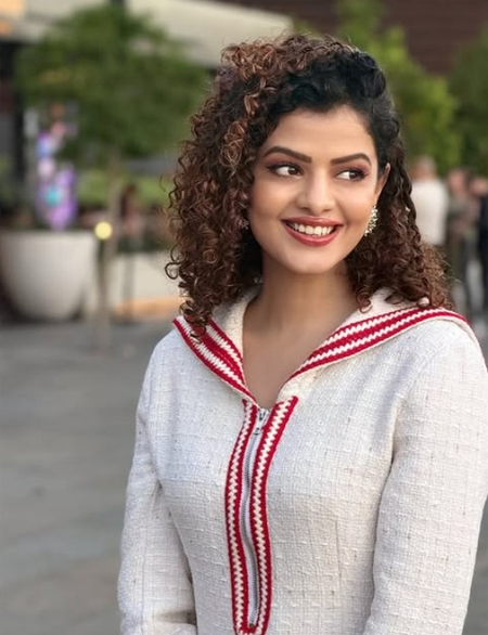 पलक मुच्छल  नौ साल की उम्र में पहला एलबम चाइल्ड फॉर चिल्ड्रन, आज संगीत की दुनिया पर कर रहीं राज