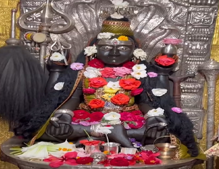 महामृत्युंजय मंदिर मायावी हैं मंडी में विराजमान भगवान शिव, दिन में पांच बार बदलते हैं चेहरे पर भाव