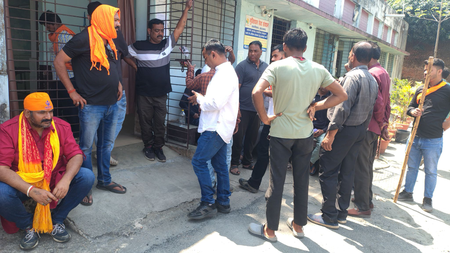 हजारीबाग में रामनवमी उत्सव के दौरान खूनी संघर्ष में दो की मौत, 450 से अधिक घायल हजारीबाग में रामनवमी उत्सव के दौरान खूनी संघर्ष में दो की मौत, 450 से अधिक घायल