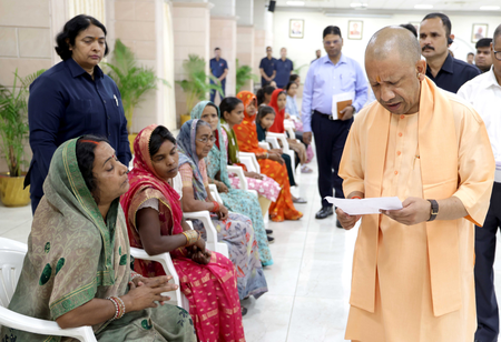 पीड़ितों की समस्याओं का उचित समाधान सरकार की प्राथमिकता  सीएम योगी