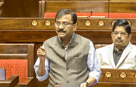 ईरान में एयर स्ट्राइक से फैल रहा जहरीला धुआं, ब्लैक रेन हो सकती है खतरनाक  संजय राउत