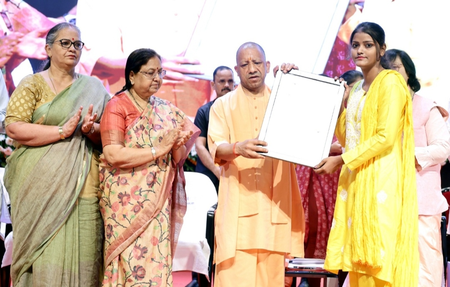 इस साल आंगनवाड़ी में 5 हजार कार्यकत्रियों व 60 हजार सहायिकाओं की भर्ती का लक्ष्य सीएम योगी