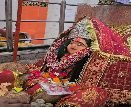 मां बगदाई मंदिर यहां नारियल या फूल नहीं, भोग में मां को चढ़ते हैं 5 पत्थर; अनोखी है परंपरा